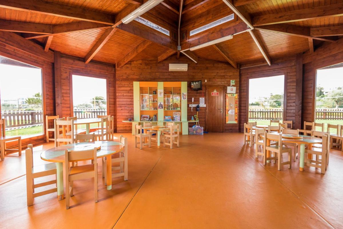 Um restaurante ou outro lugar para comer em Vila Gale Lagos