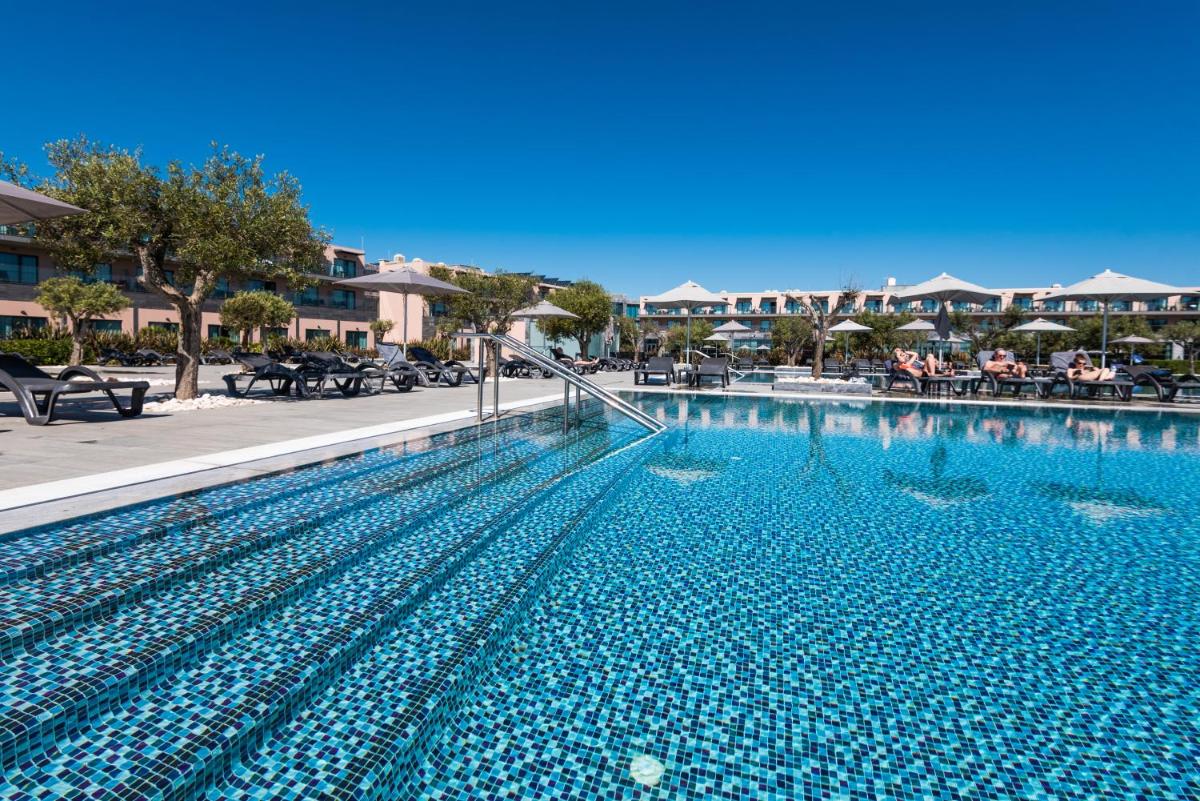 A piscina em ou perto de Vila Gale Lagos