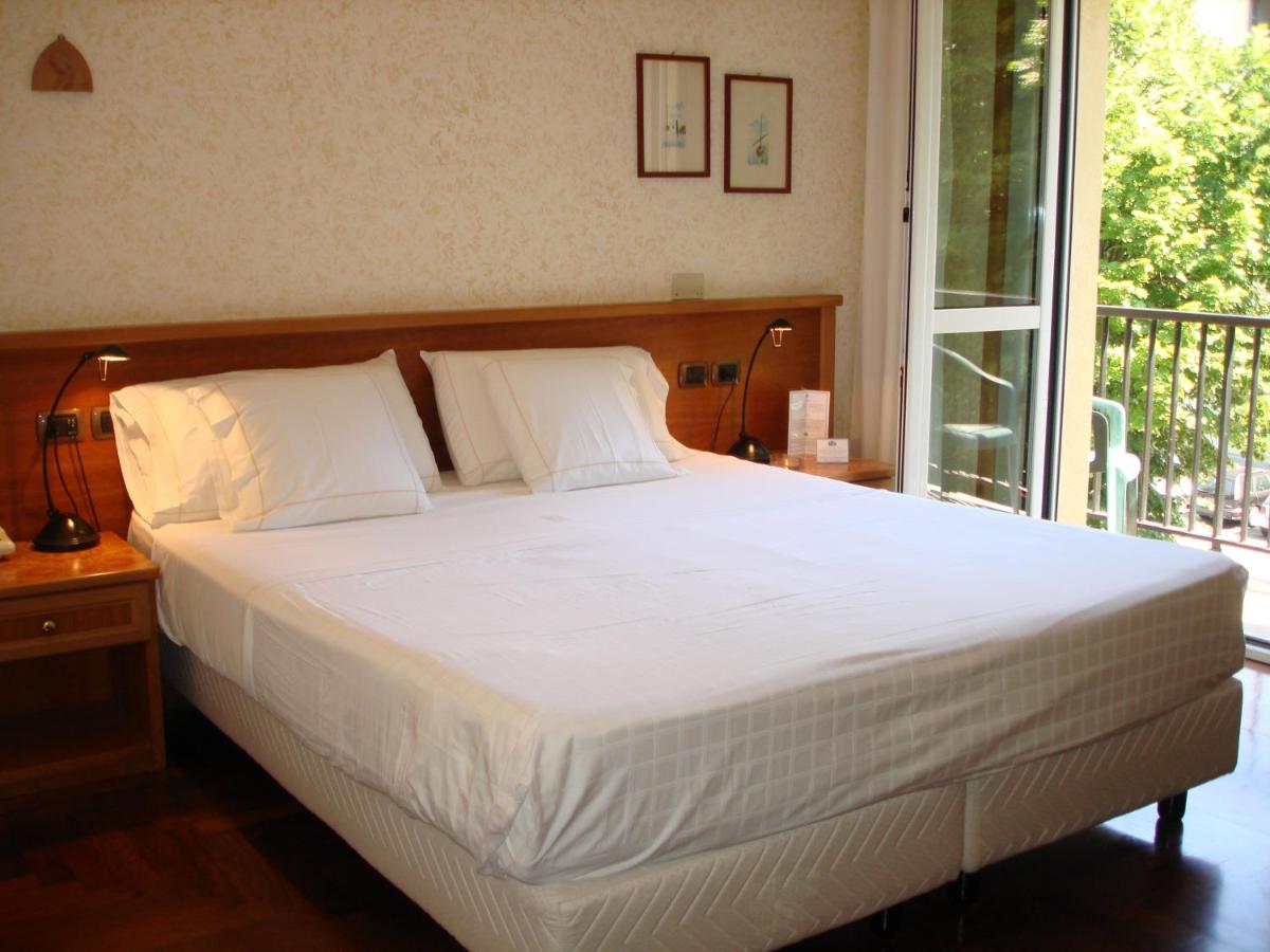 Hotel Ariston - Housity