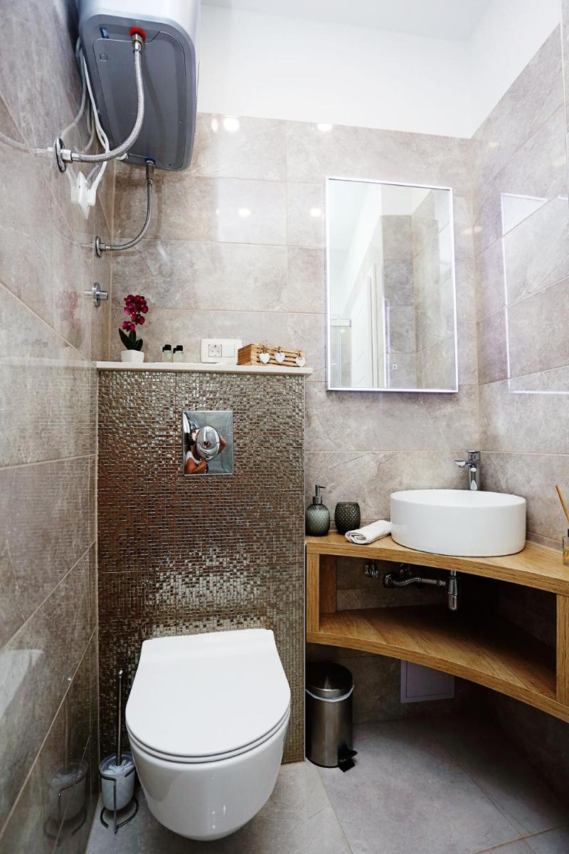Split Old Town Suites - Housity