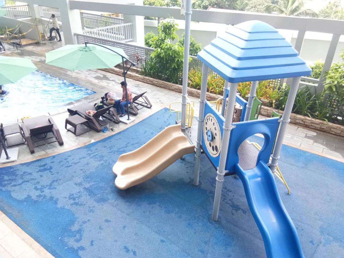 Cubao ManhattanHeights Unit 7EF Tower B, 1BR - Housity