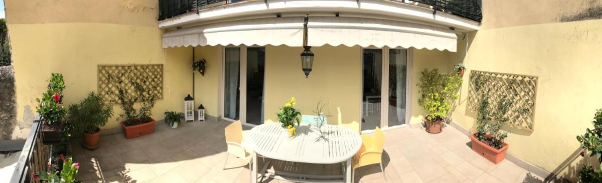 Flowers House - Housity