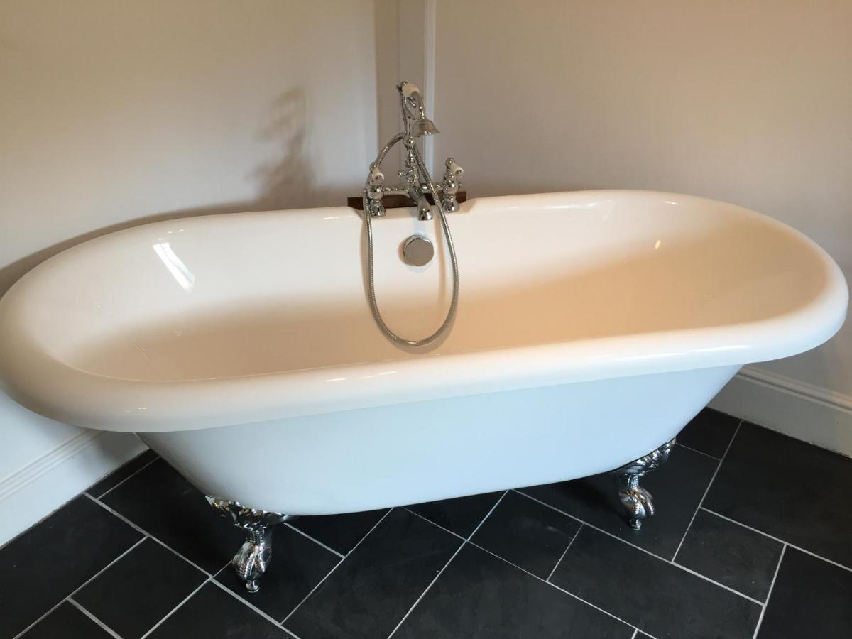 The Farmhouse - Housity