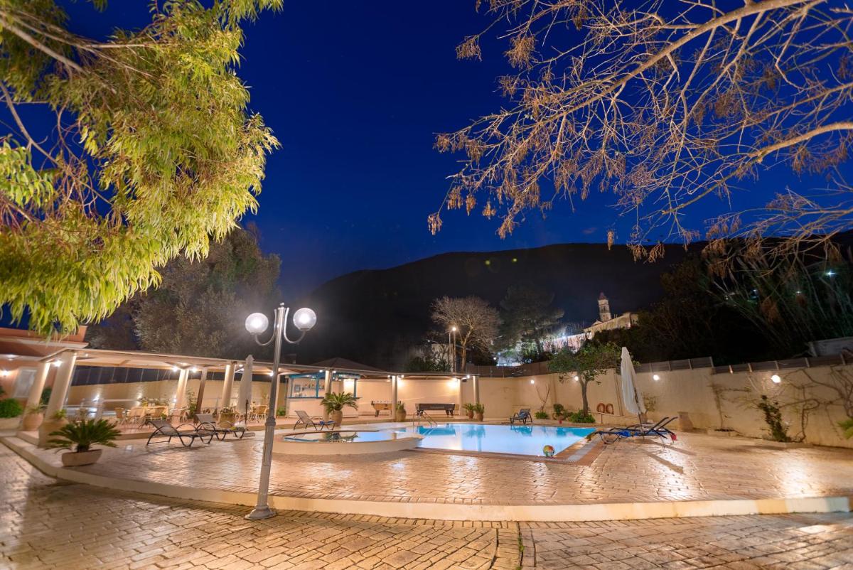 Santalas Villa - Housity