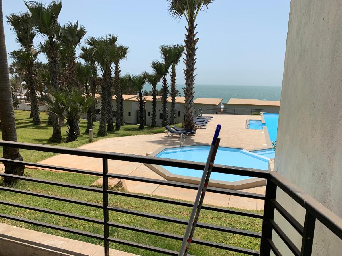 WATERFRONT FLAT - Housity