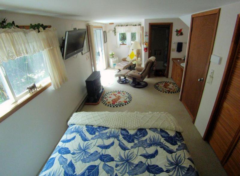 Country Goose - Housity