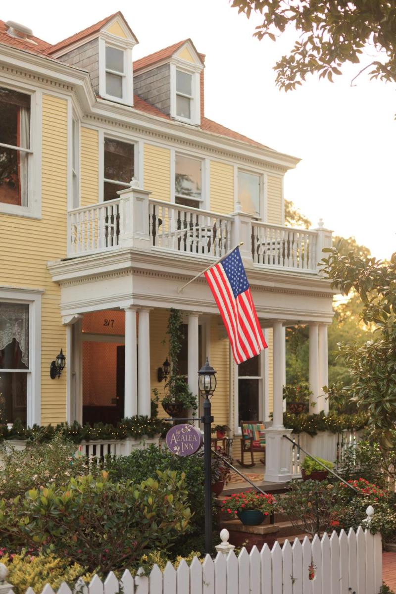 Azalea Inn and Villas - Housity