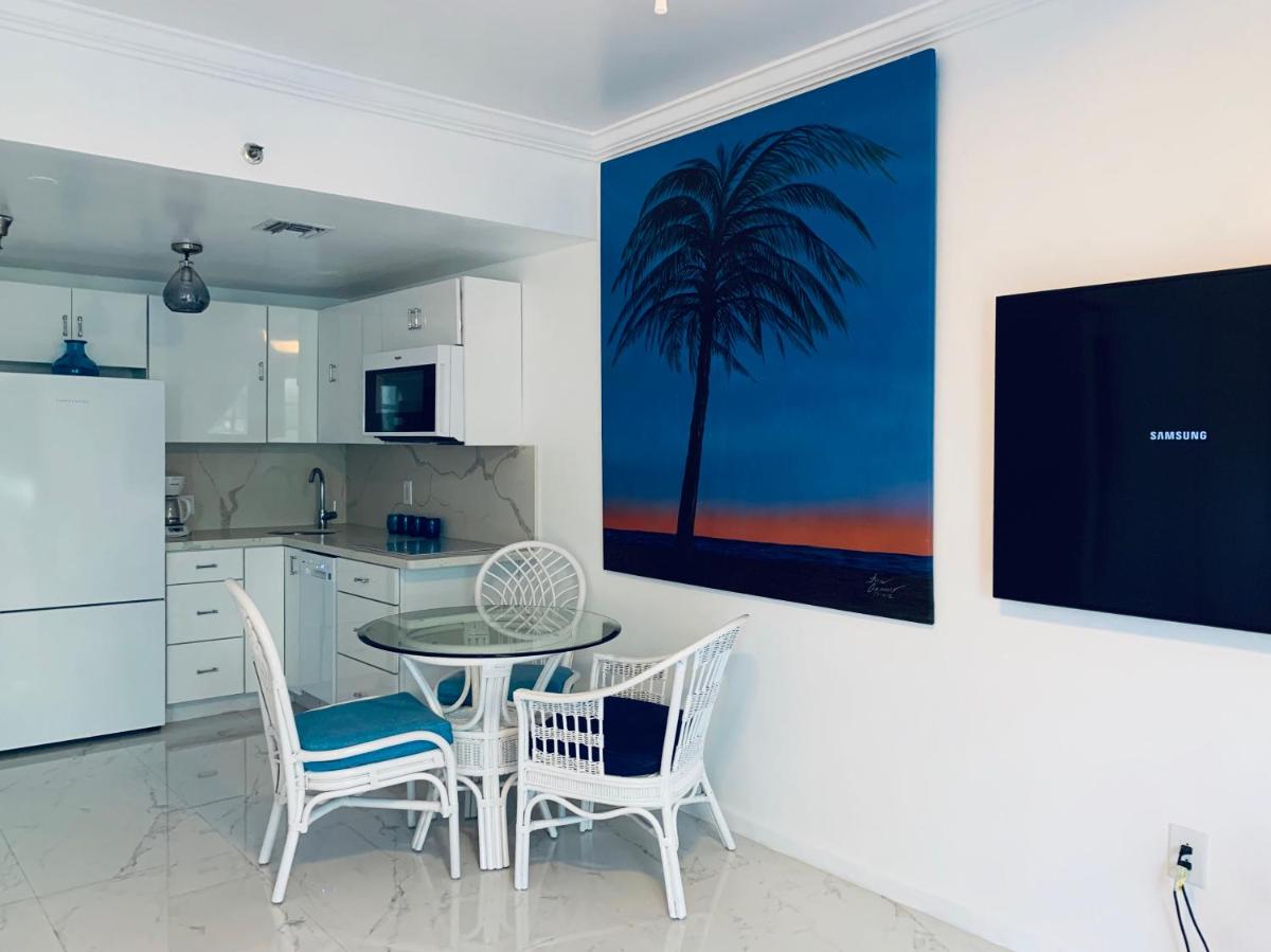 Suitetrails - Luxury white loft on Ocean Drive-South beach with a view