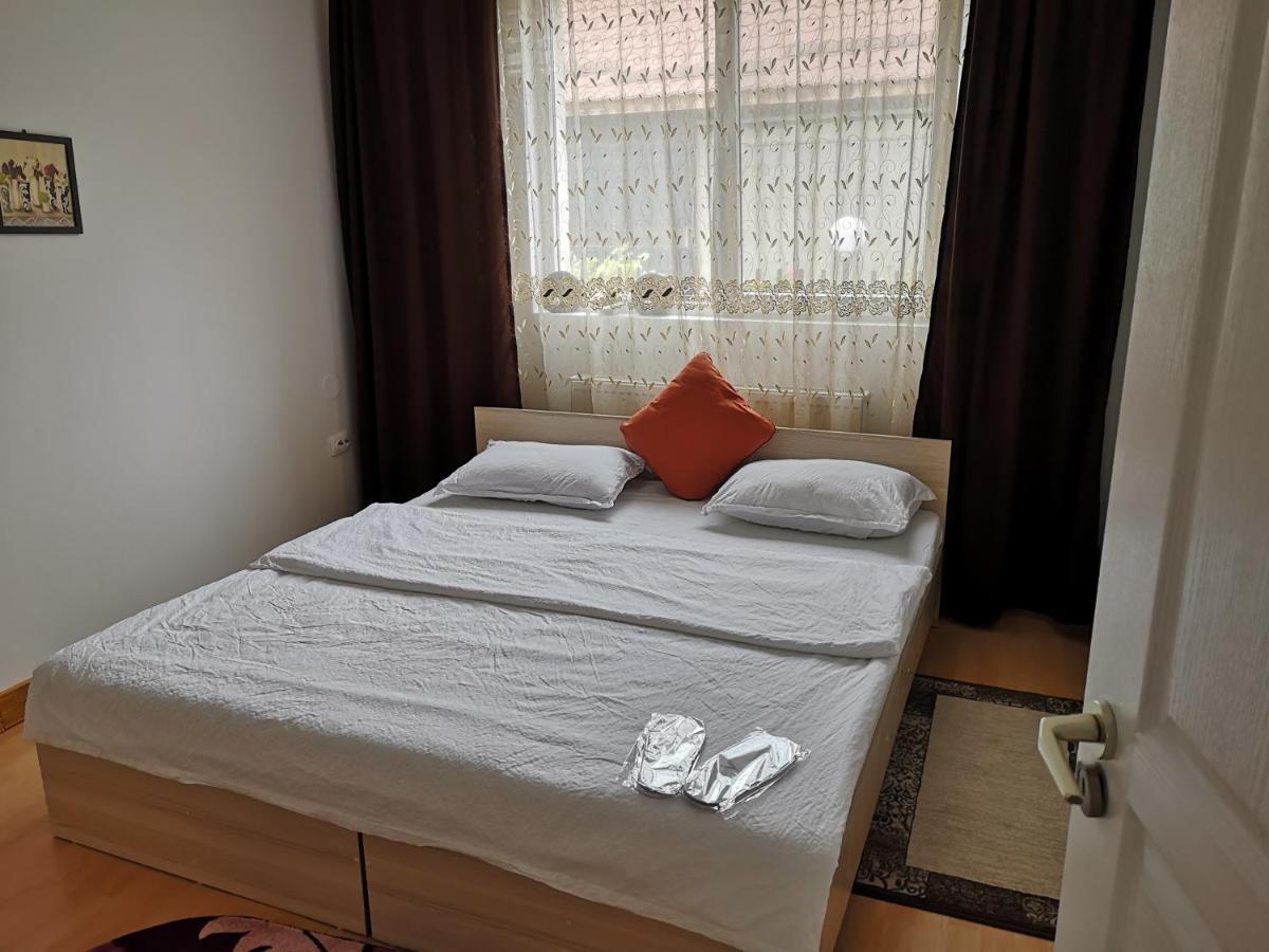 Casa Cu Flori - Housity