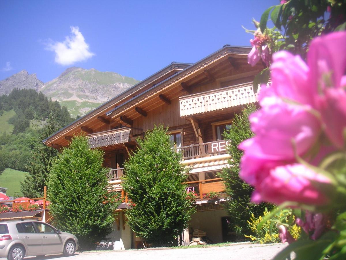 Vue générale sur la montagne ou vue sur la montagne depuis l'appart'hôtel