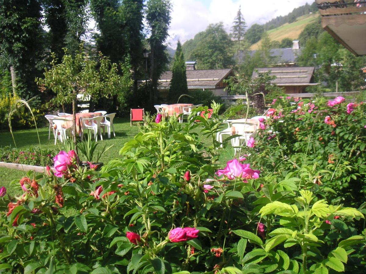 Jardin de l'établissement Apart'hotel & Spa "La Destière"