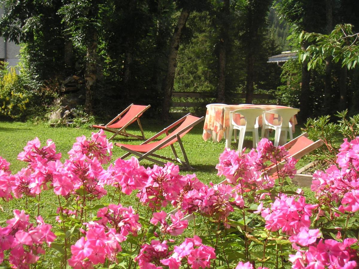 Jardin de l'établissement Apart'hotel & Spa "La Destière"