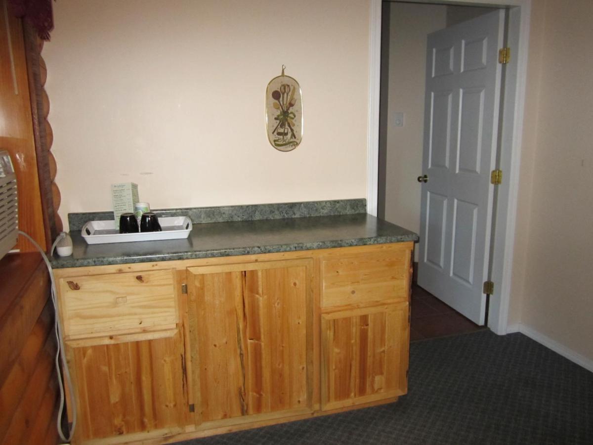 Jade Mountain Motel - Housity