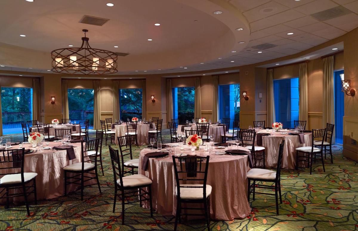 Atlanta Evergreen Lakeside Resort - Housity