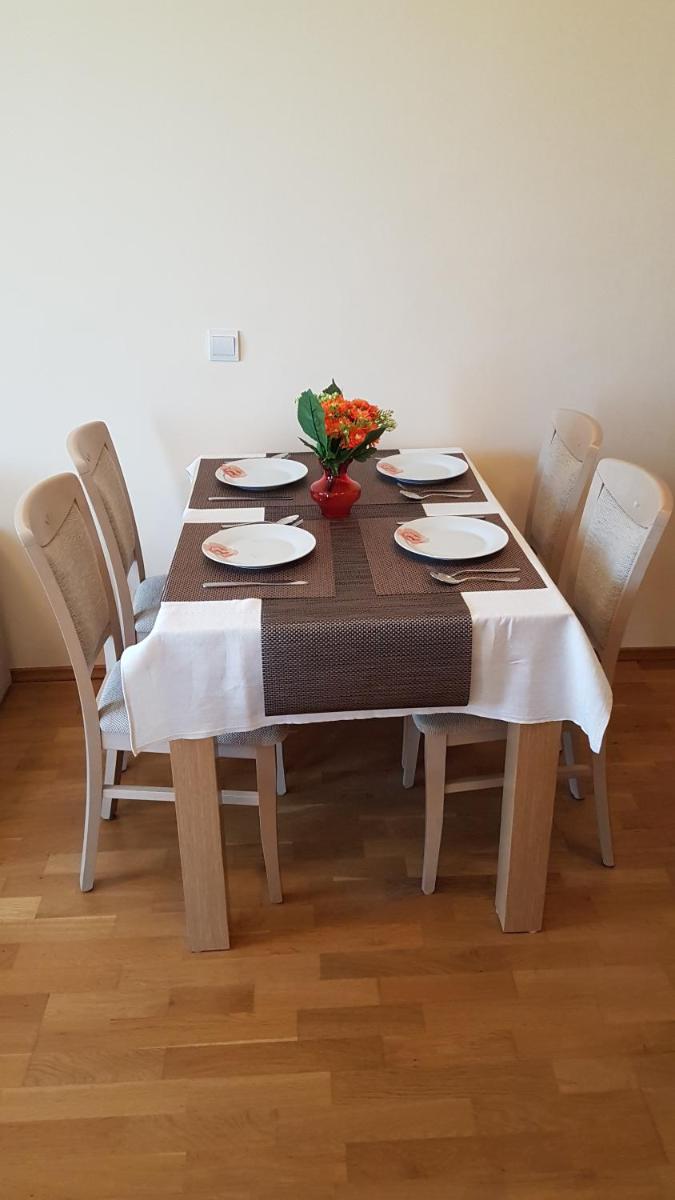 Maximilian Apartment - Housity