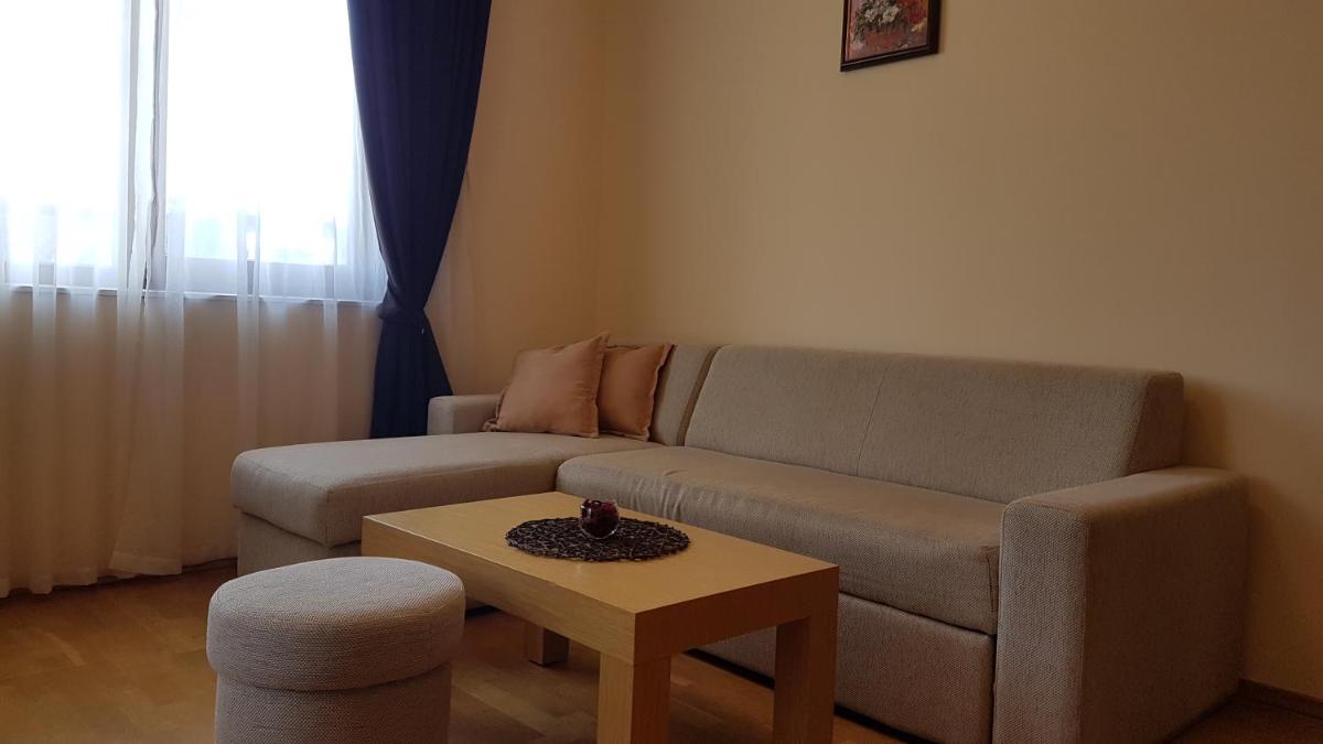 Maximilian Apartment - Housity