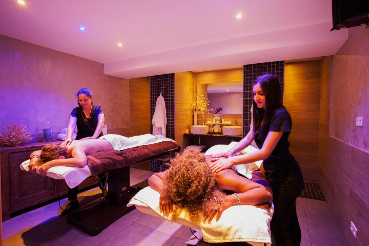 Clients de l'établissement Le Neptune & Spa