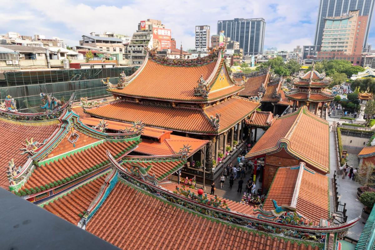 Longshan Inn - Housity