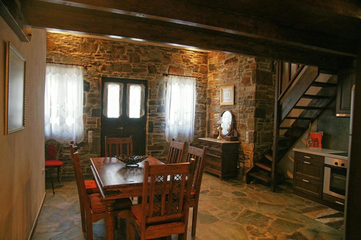 Dryopida House - Housity