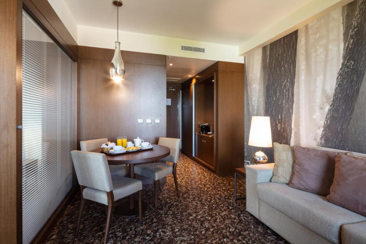 Uma área de estar em NEYA Lisboa Hotel