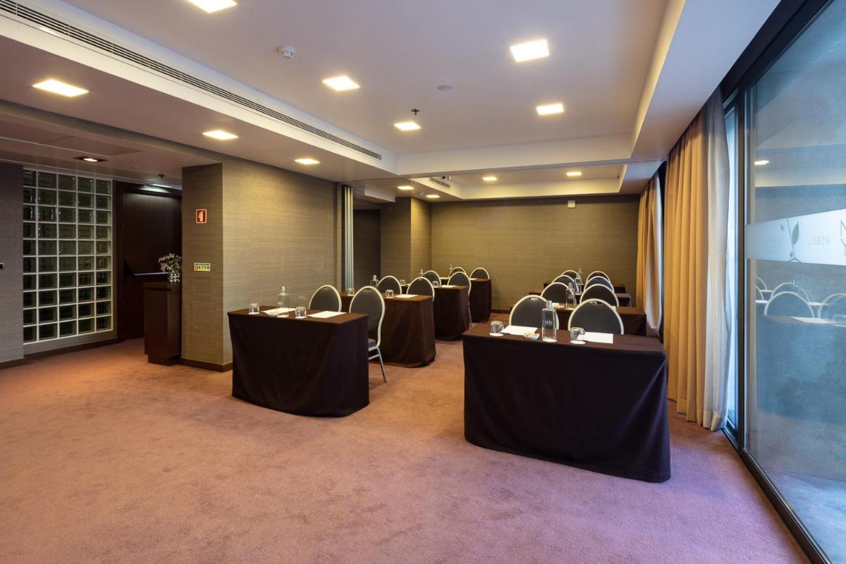 A área empresarial e/ ou a sala de conferências de NEYA Lisboa Hotel