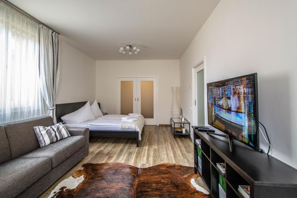 Suitetrails - Unique Charles Bridge 2BDR Apartment.