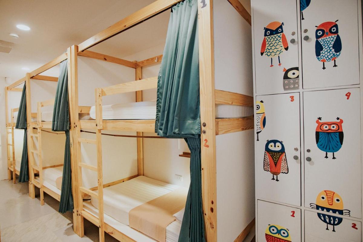 Murals Hostel and Cafe - Housity