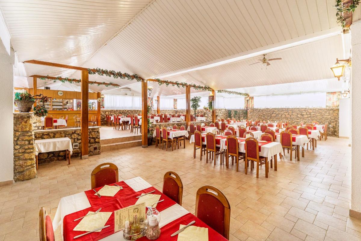 Hotel Omorika - Housity