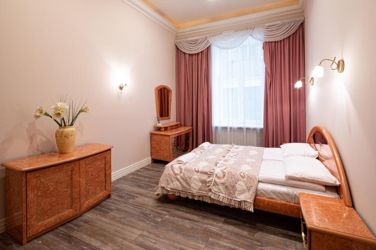 Old Riga 2 Bedroom Vecpilsetas Street Apartment - Housity