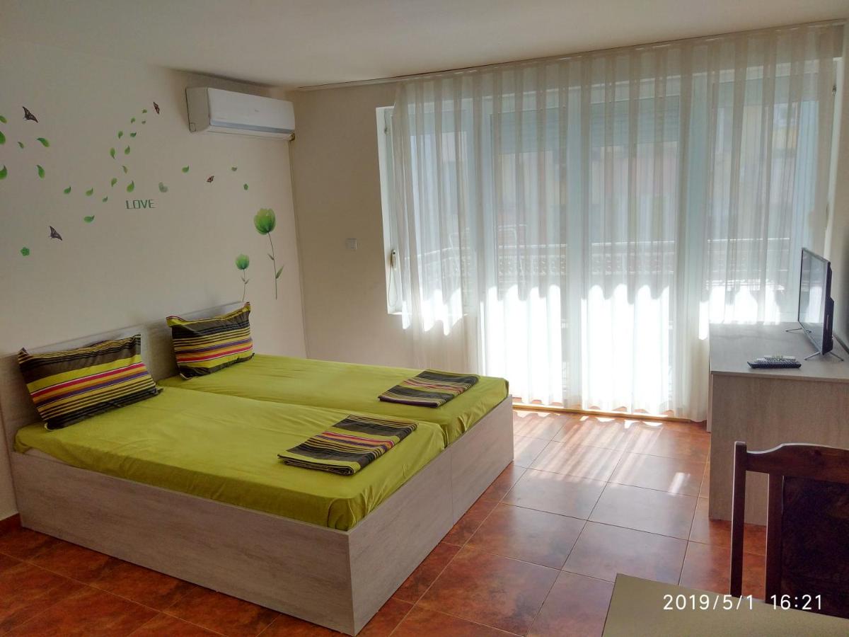 Downtown Studio - Housity