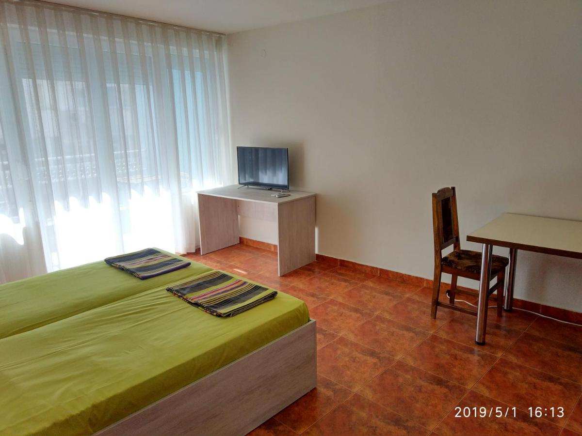 Downtown Studio - Housity