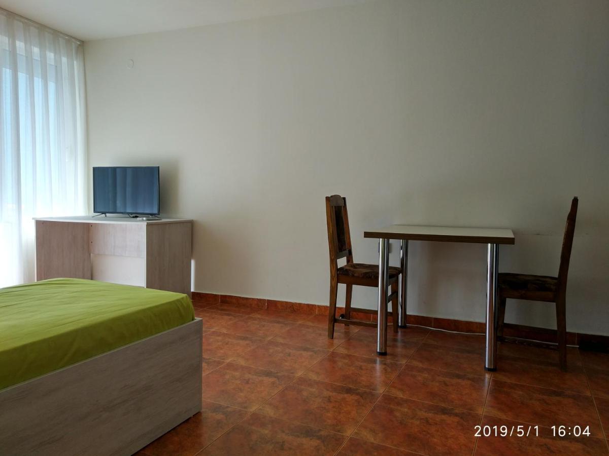 Downtown Studio - Housity