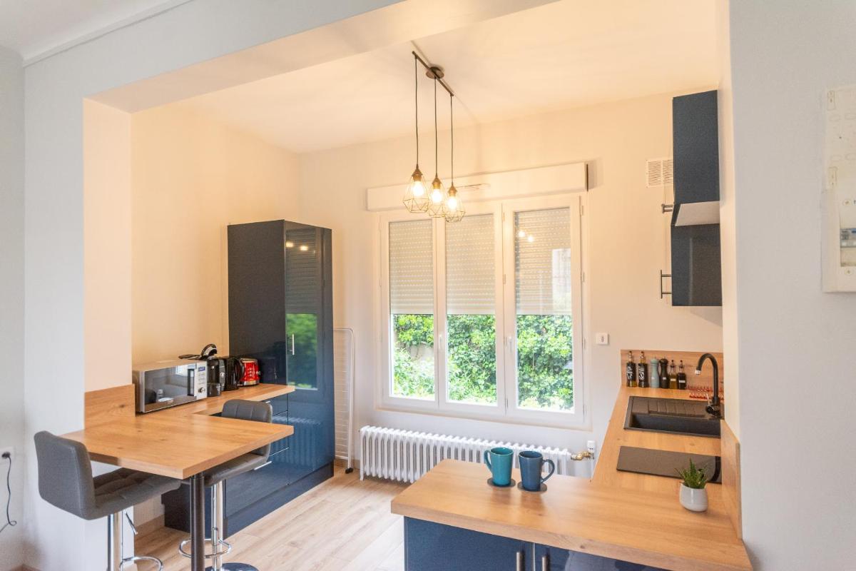 La Douce Angevine - Housity