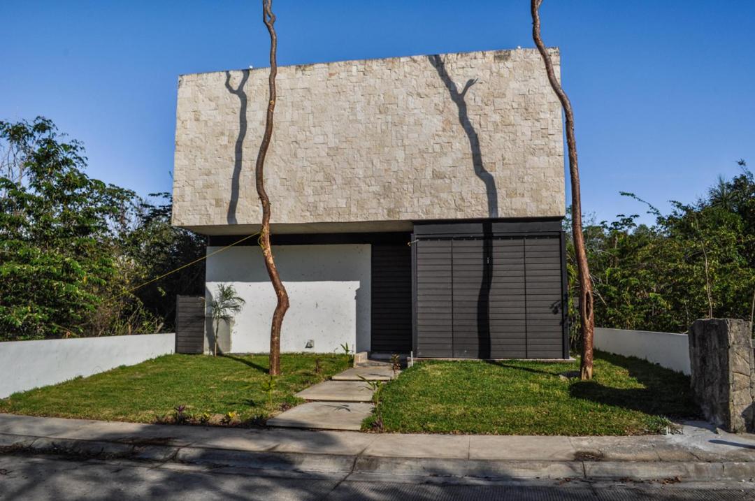 VACATION Full house with Private Pool, 3 Bedroom - Housity