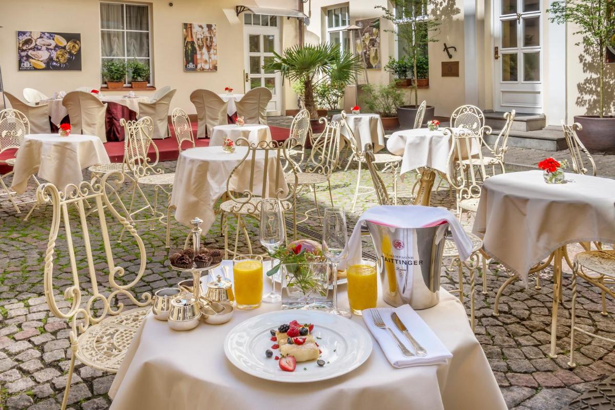 Suitetrails - Imperial Hotel & Restaurant