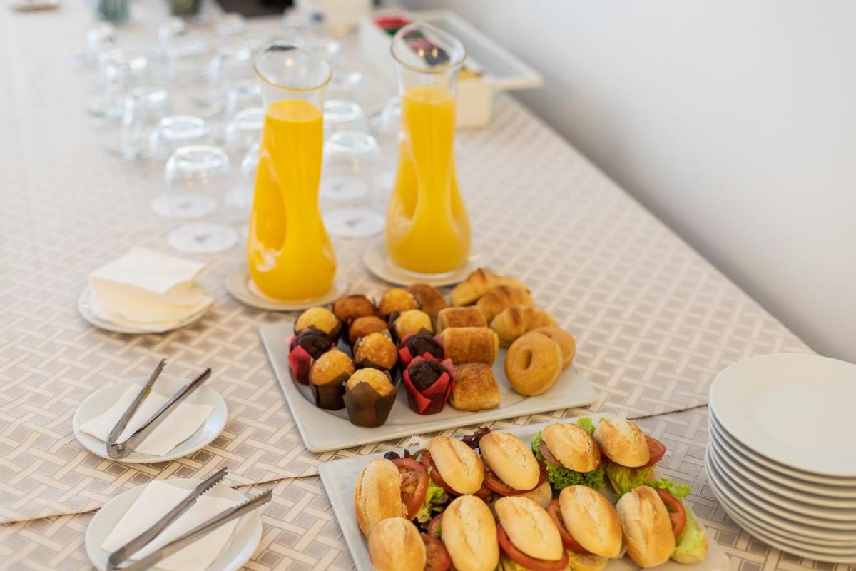 Comida en o cerca de este resort