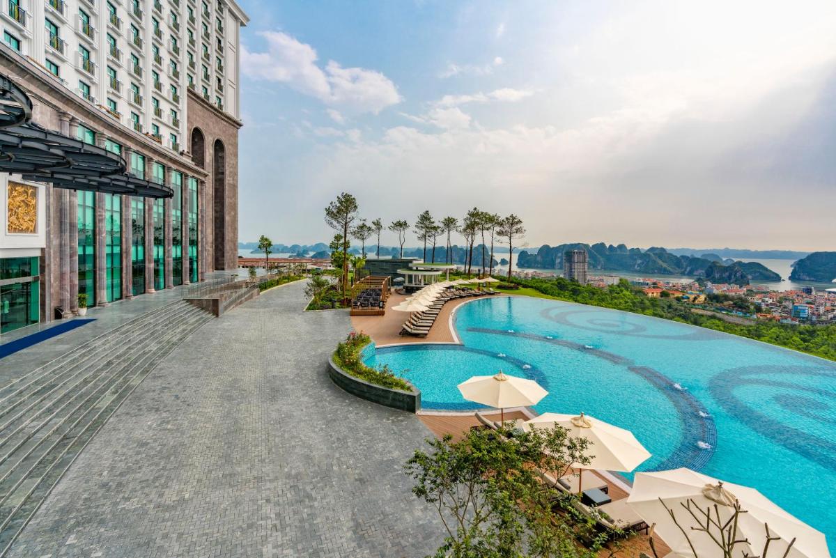 FLC Halong Bay Golf Club & Luxury Resort - Housity