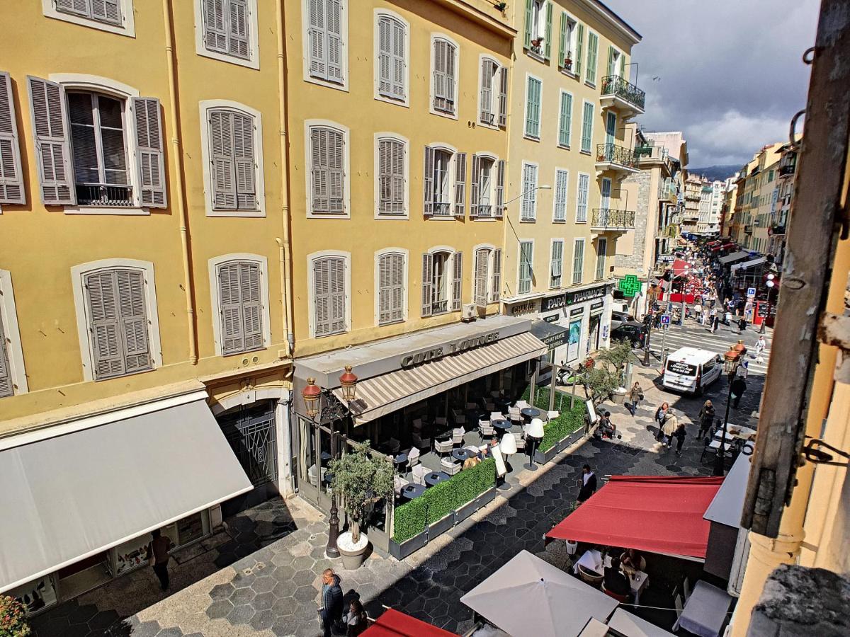 Nestor&Jeeves - RED TOUCH - Central - Close sea - Housity