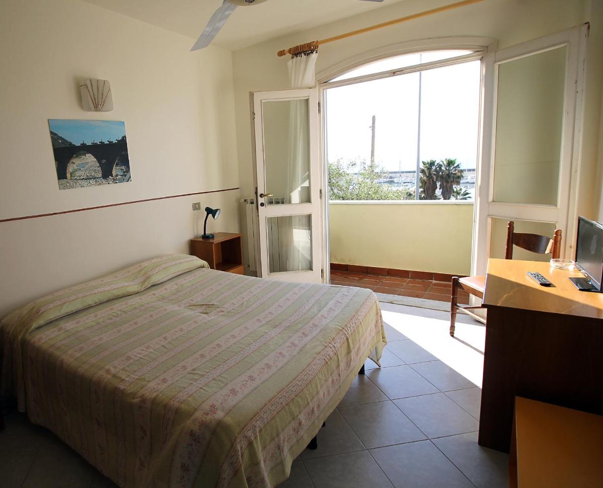 Albergo Ristorante Lucciola - Housity