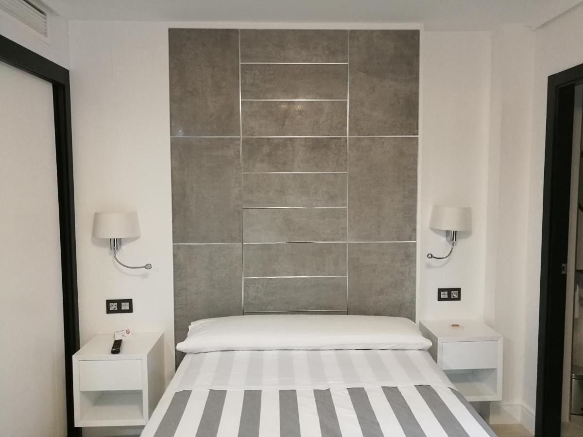 Apartamentos Las Palmeras - Housity