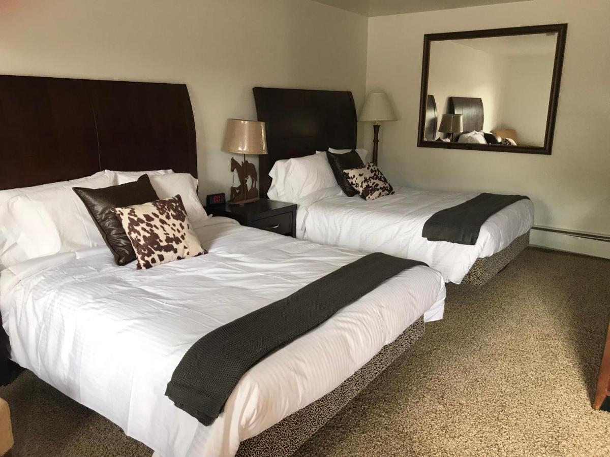 Country West Motel of Rock Springs - Housity