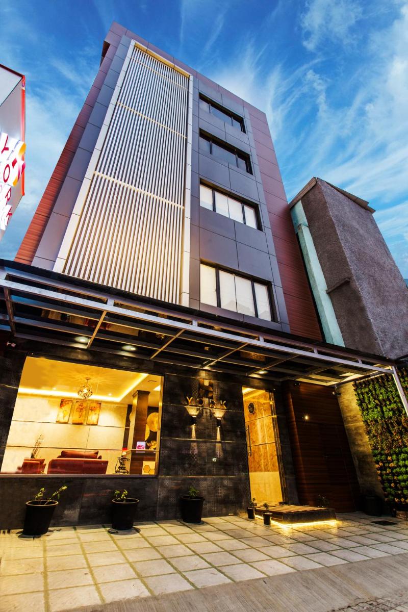 York Hotel - Housity