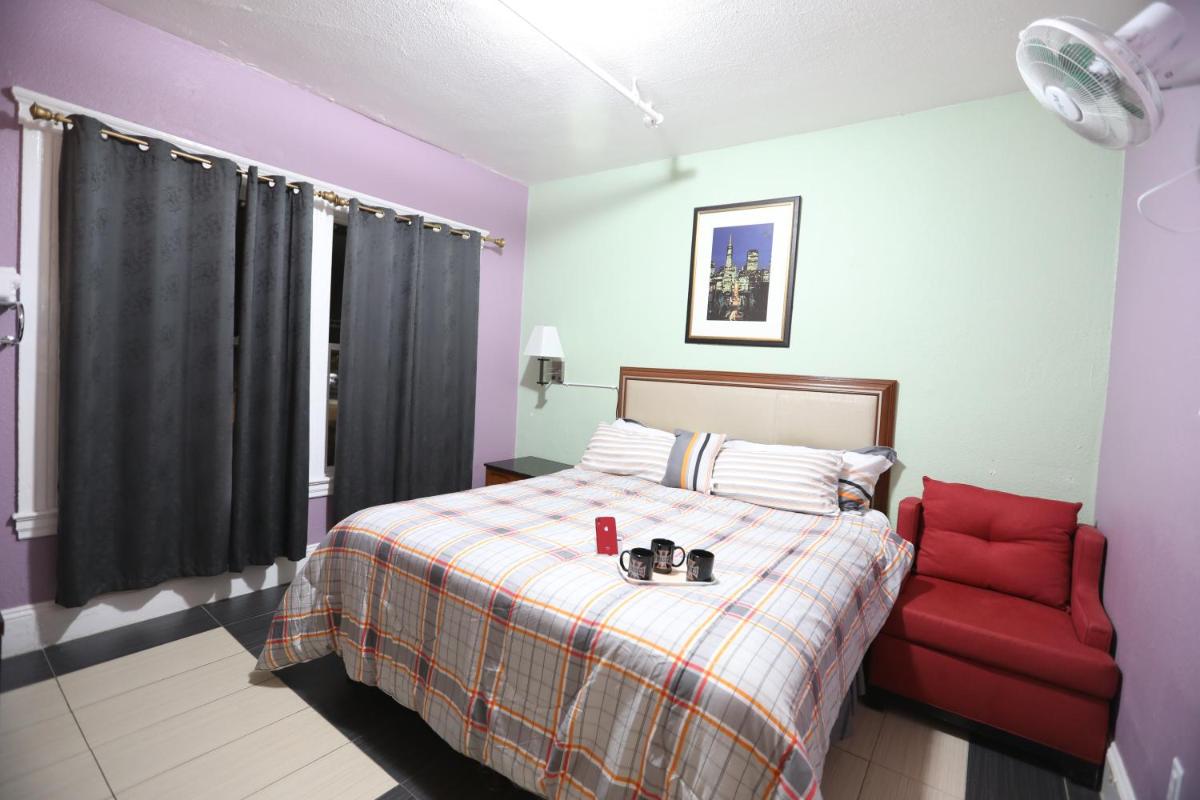 Oak Hotel - Housity