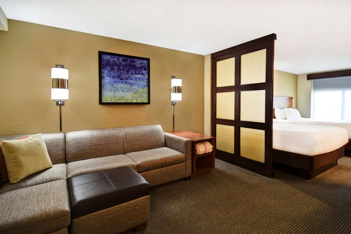 Hyatt Place Phoenix Gilbert - Housity