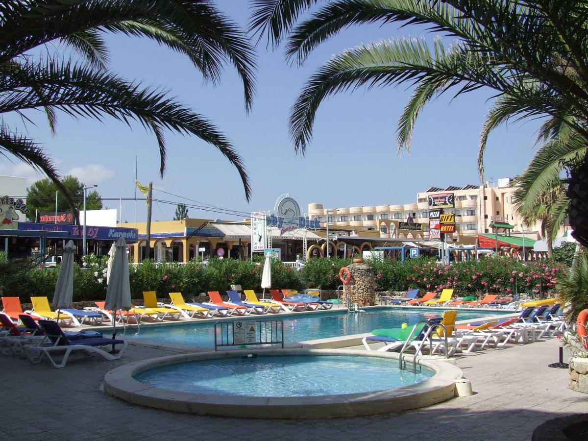Bahia de San Antonio Beach - Housity