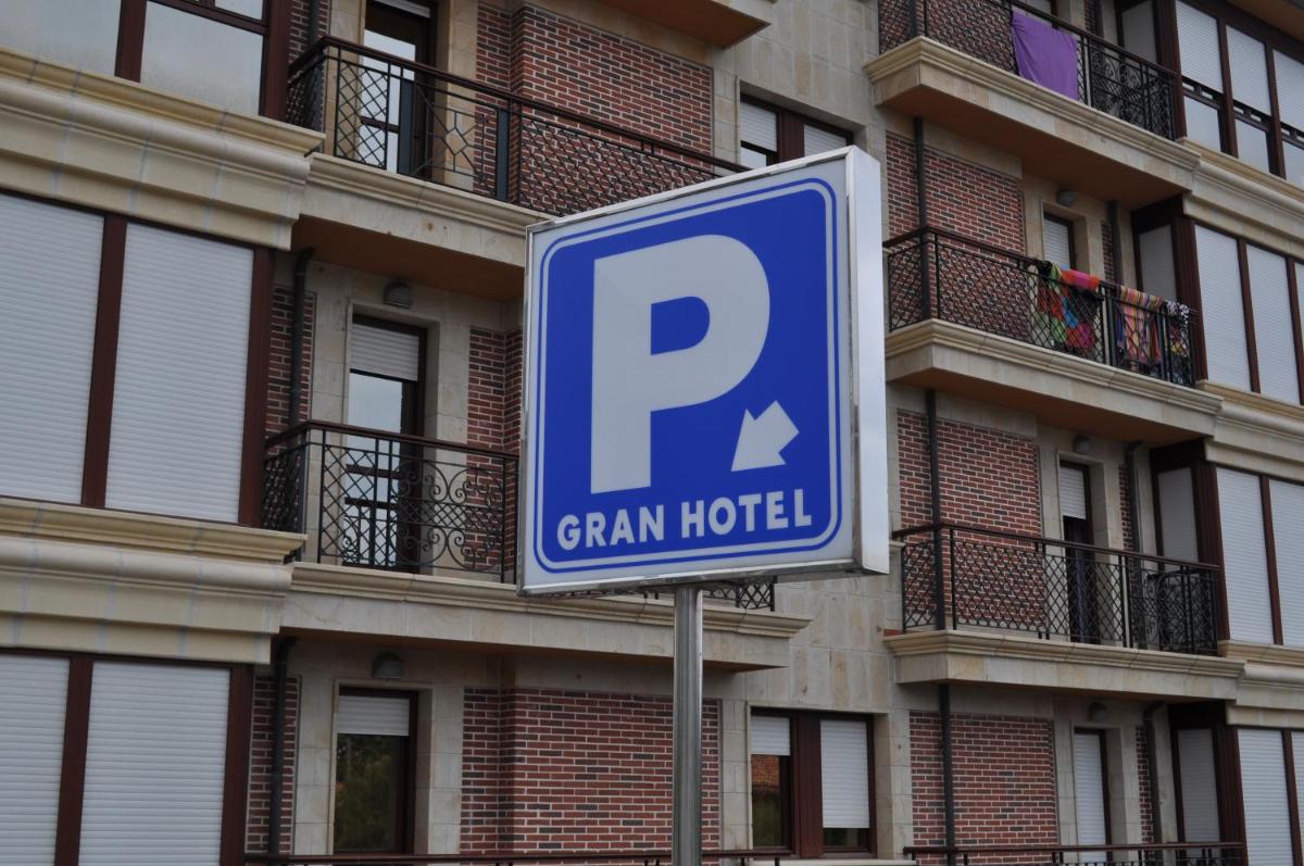 Certificado, premio, señal o documento que está expuesto en Gran Hotel Liber & Spa Playa Golf