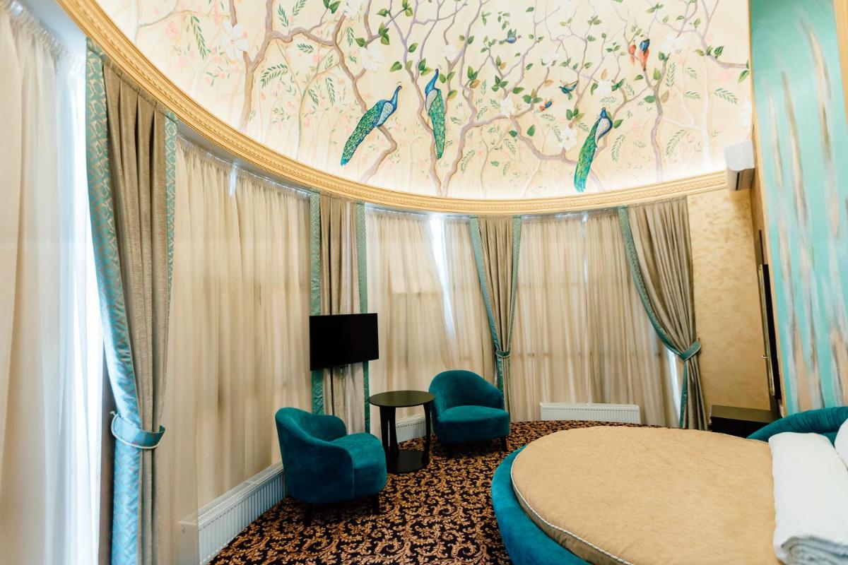 Suitetrails - Khan-Chinar Hotel
