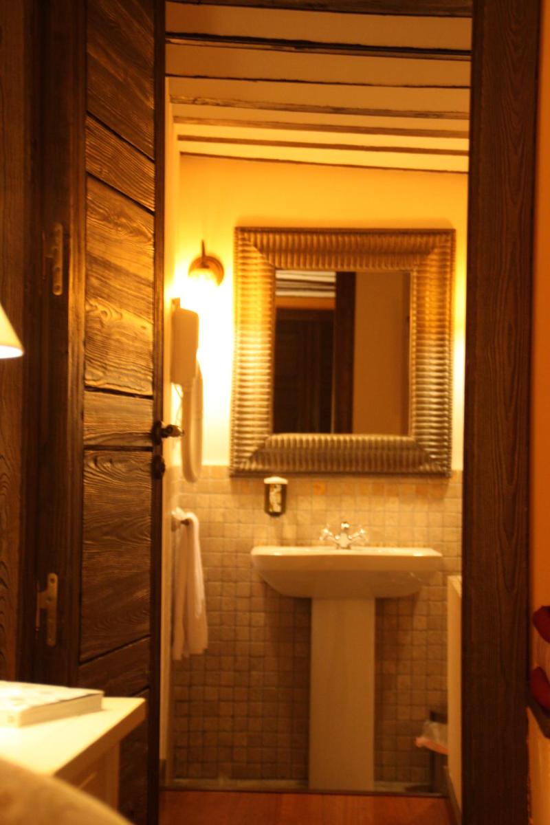 Un baño de Hotel Spa La Casa Del Convento