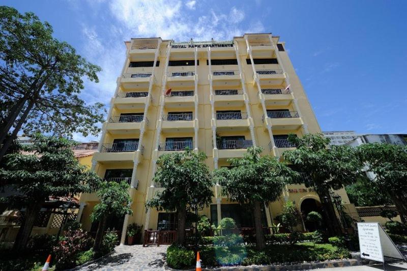 Royal Park Apartments - Housity