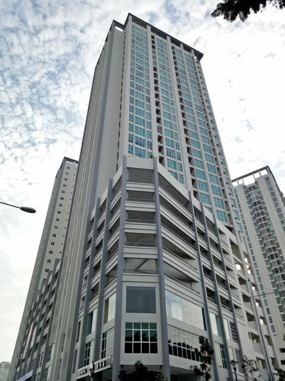 Strait Garden Suites X Ace Pro @ George Town - Housity